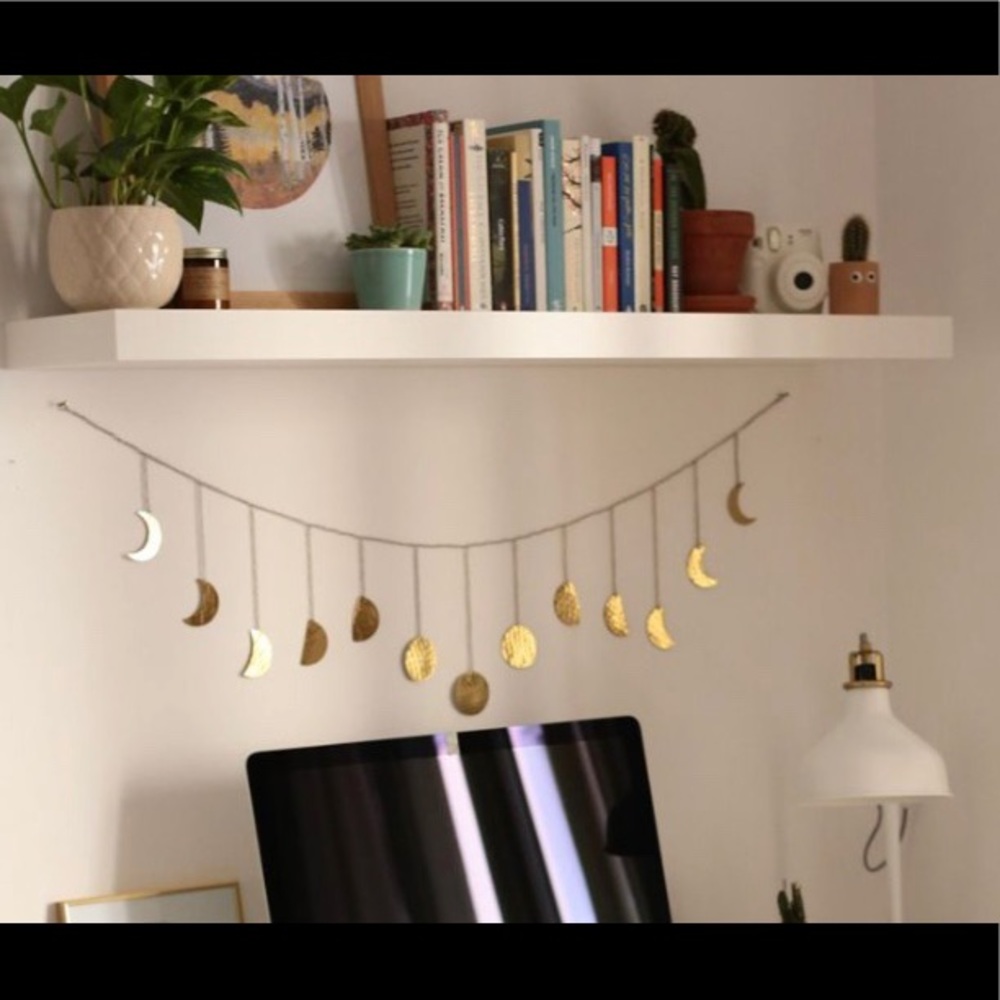 UO Gold Metal Banner